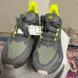 Adidas mens NWT 10.5 4DFWD PULSE 2 RUNNING SHOES